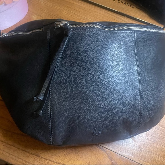 SOLD Genuine leather sling bag!! - Picture 3 of 10